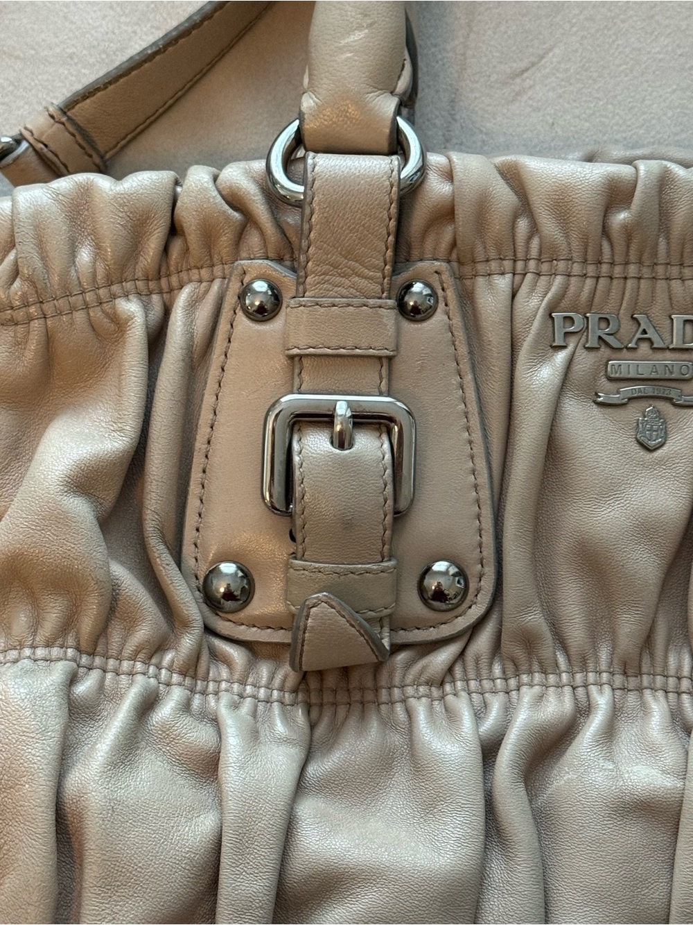 Prada Nappa Gaufré Convertible Satchel Bag in Cameo Beige with Crossbody Strap - Picture 3 of 16